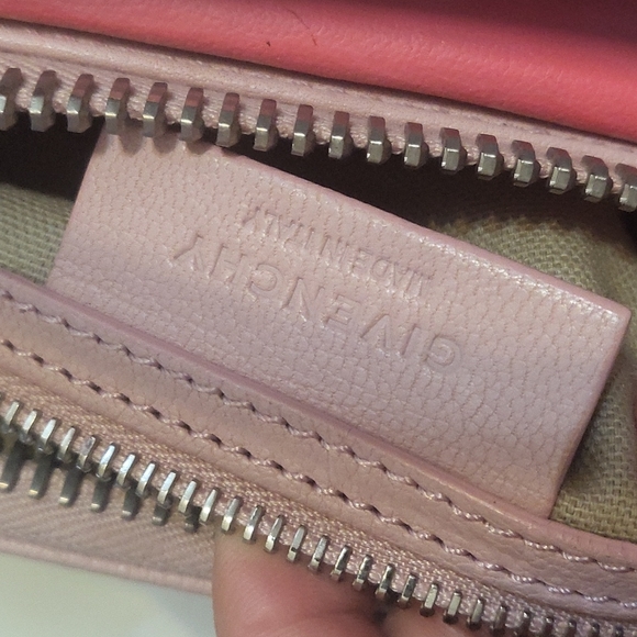 (SOLD)Authentic Givenchy Antigona GM in blush pink - Picture 11 of 11